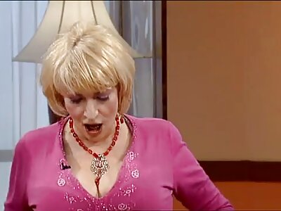 Băiatul în stil rusesc lângă covor joacă Peter filme porno mama si baiat Nyasha fund